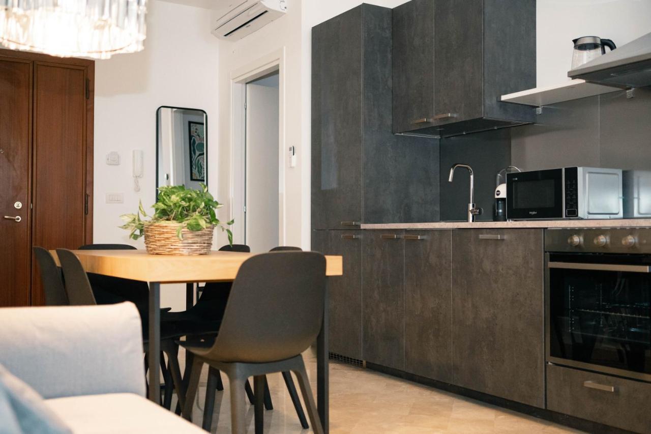 Black Marble - Design Apartment Bari Exterior photo